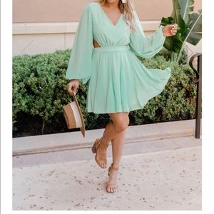 BRAND NEW Pink Lily Long Sleeve dress.